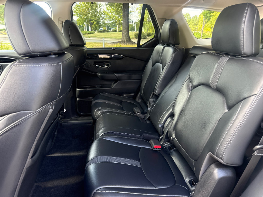 Certified 2024 Honda Pilot Touring image 32