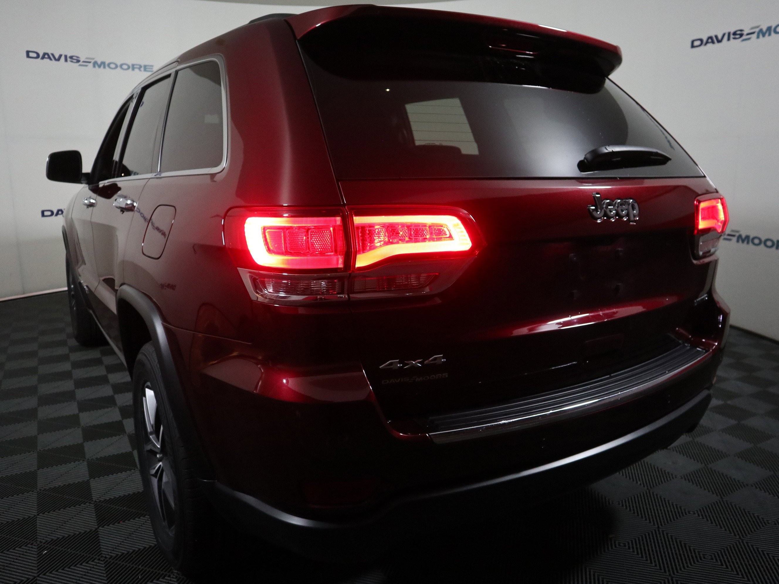 Used 2020 Jeep Grand Cherokee Limited w/ Luxury Group II image 9
