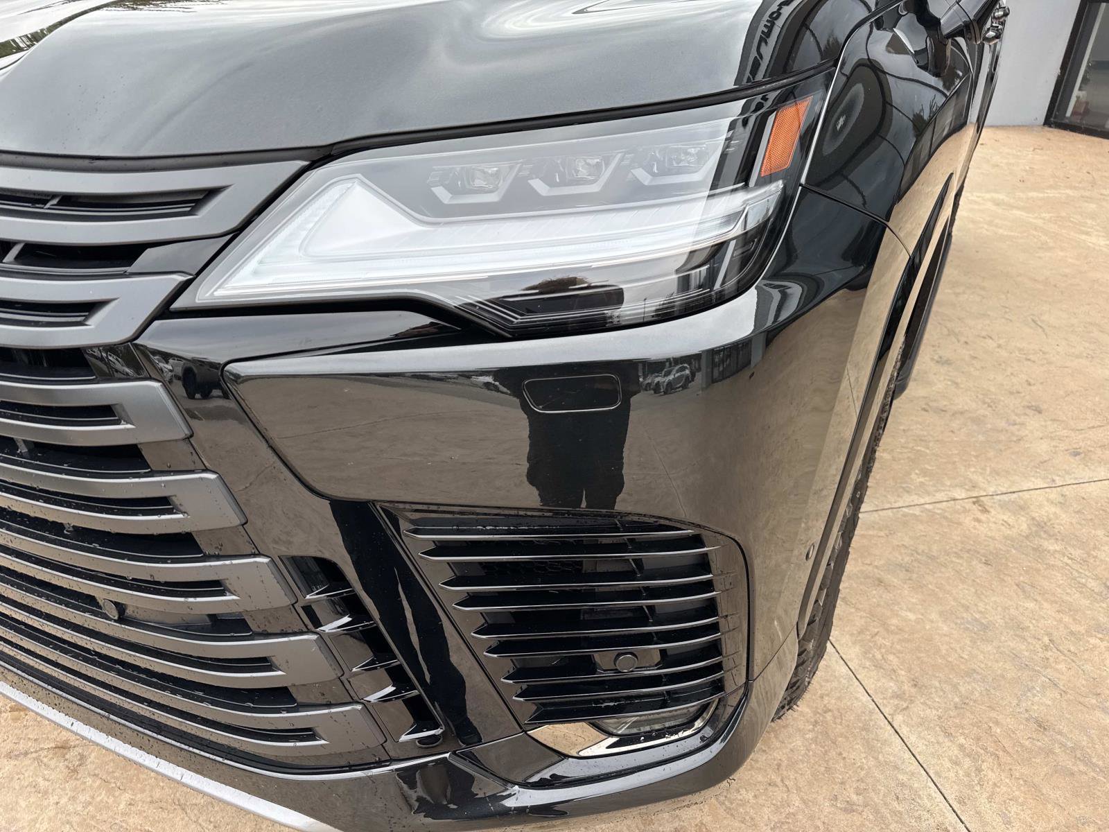 Certified 2025 Lexus LX 700h Overtrail AWD/4WD image 8