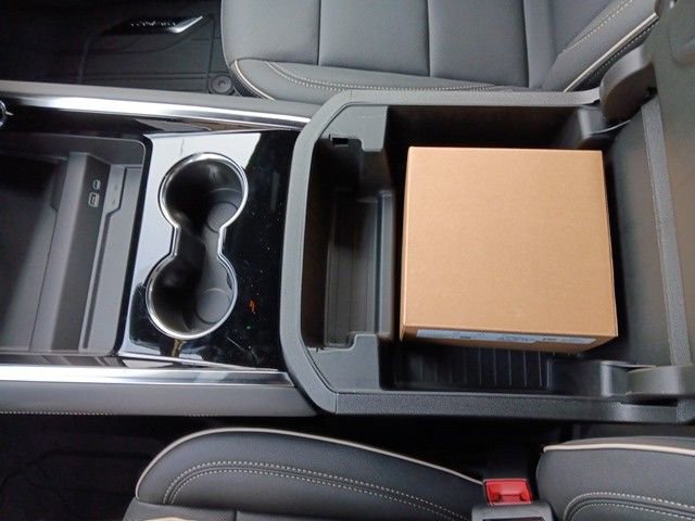 New 2026 Chevrolet Suburban Premier image 18