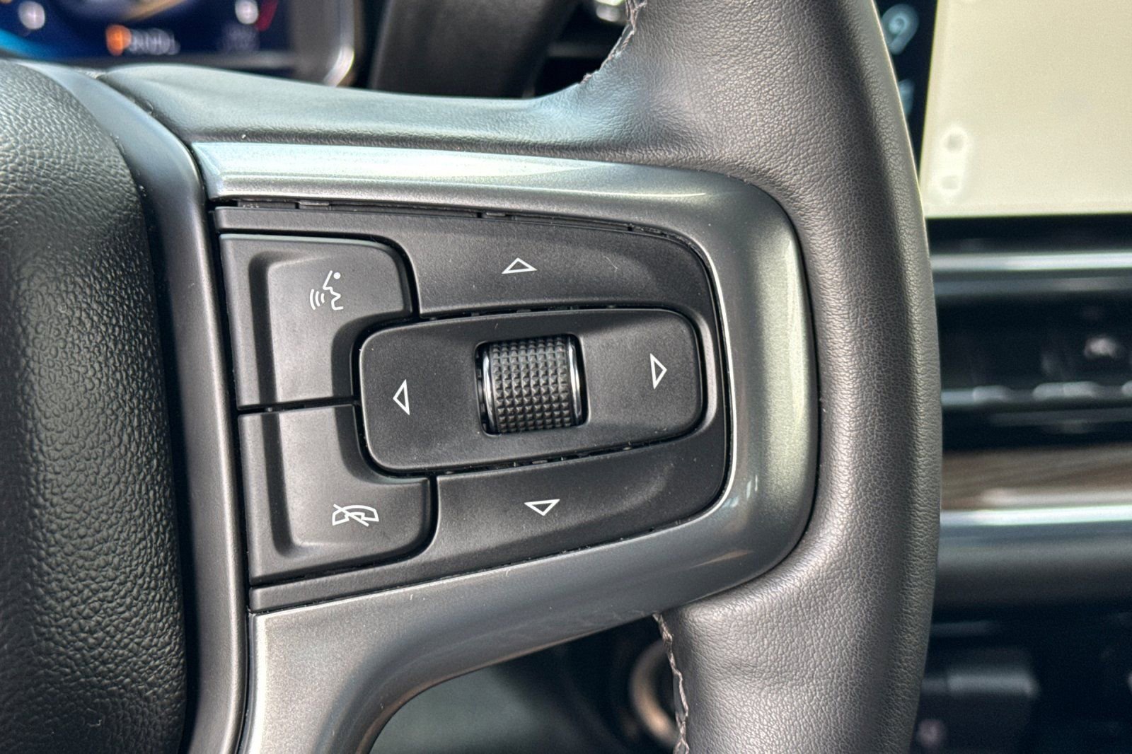Used 2024 Chevrolet Silverado 1500 LT image 36