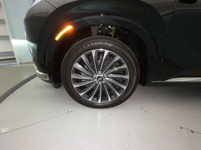 Used 2023 Hyundai Palisade Calligraphy image 10