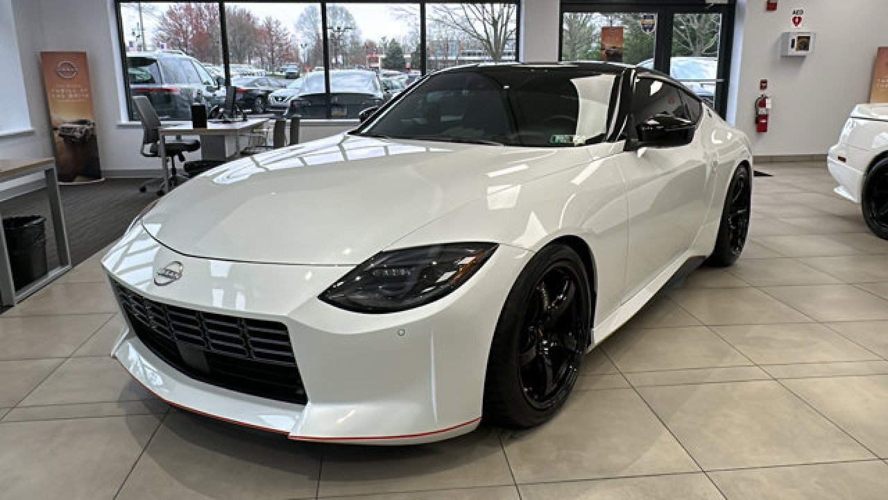 New 2023 Nissan Z PERFORMANC w/ Floor Mat Package (L93) image 1