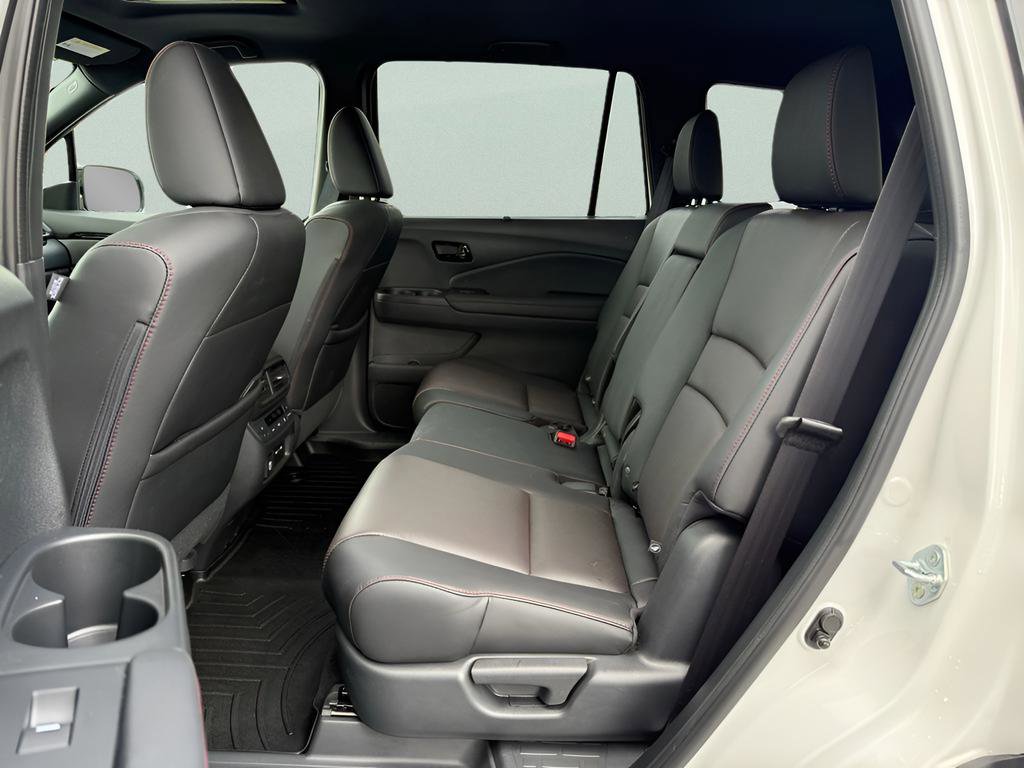 Certified 2024 Honda Passport Black Edition image 10