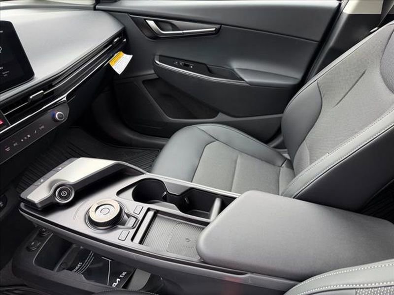 New 2025 Kia EV6 Light w/ Light LR Technology Package RWD image 13
