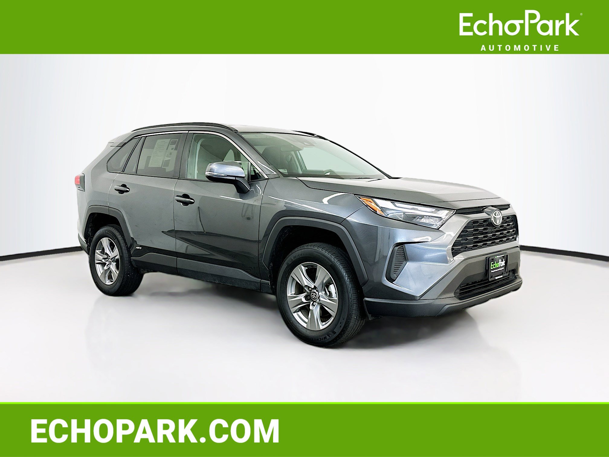 Used 2025 Toyota RAV4 XLE image 1