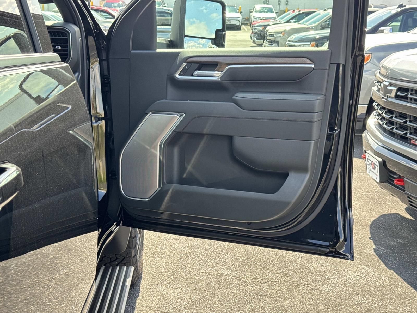 New 2026 Chevrolet Silverado 2500 High Country w/ High Country Premium Package AWD/4WD image 10