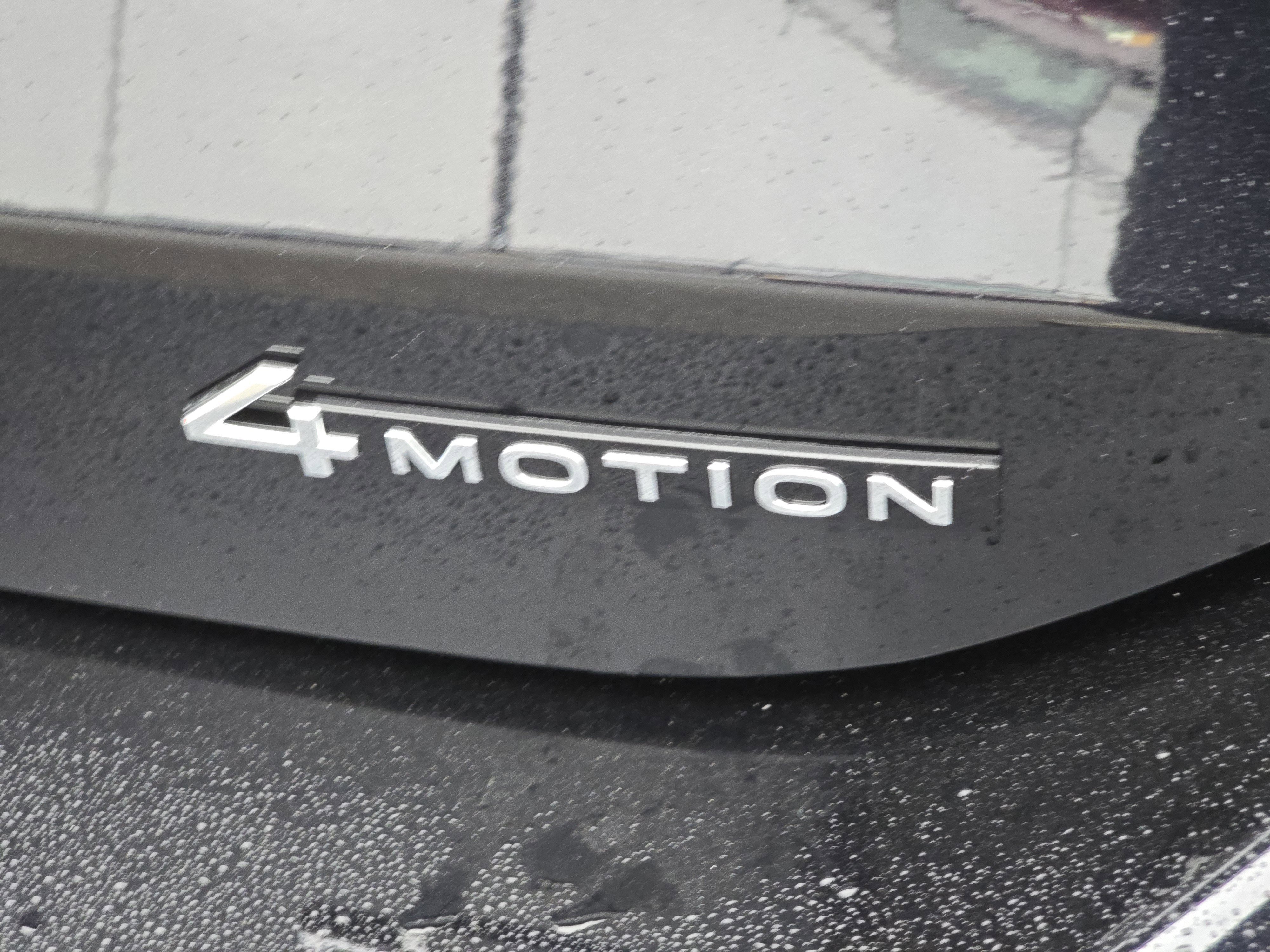 New 2026 Volkswagen Tiguan SE R-Line image 25