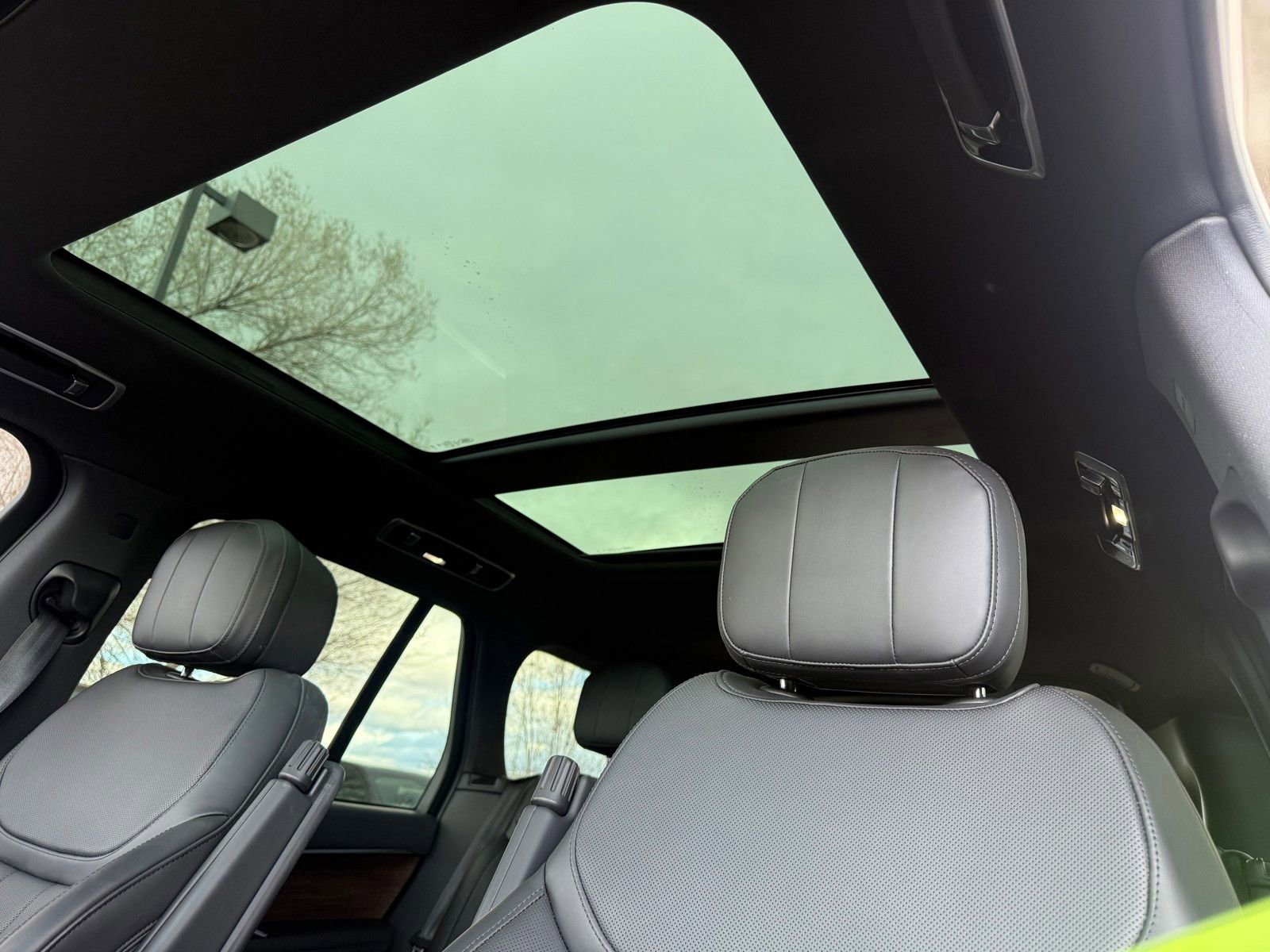 Used 2024 Land Rover Range Rover SE image 20