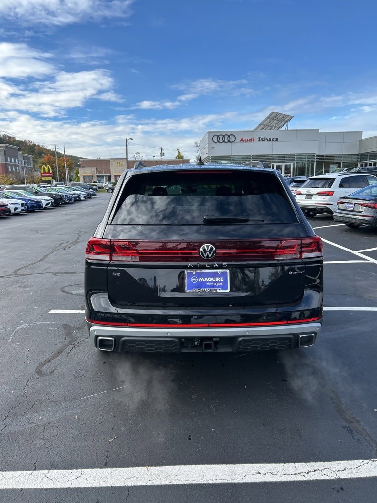 New 2026 Volkswagen Atlas Peak Edition image 4
