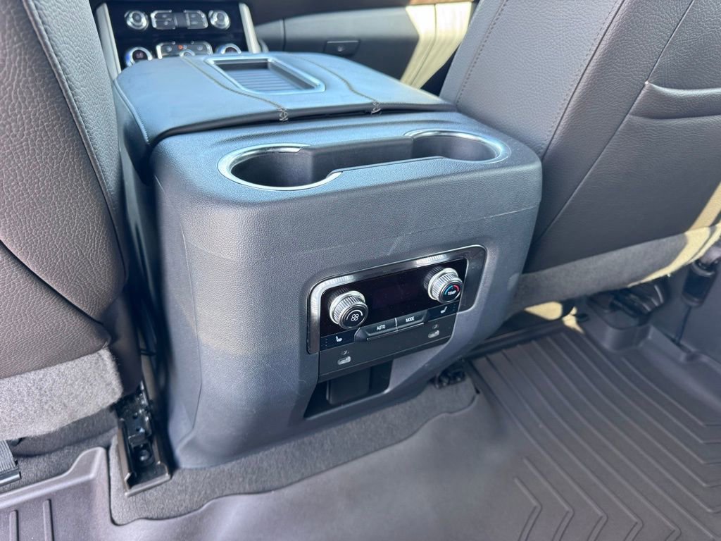 Used 2022 GMC Yukon XL Denali w/ Denali Premium Package image 36
