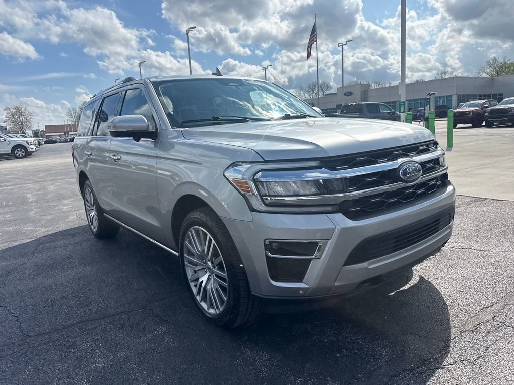 Used 2023 Ford Expedition Limited AWD/4WD image 4