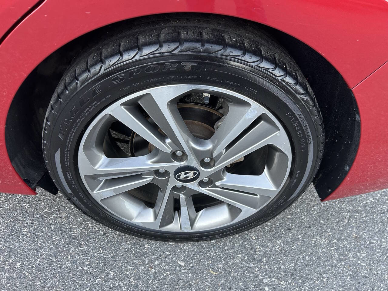 Used 2017 Hyundai Elantra Limited image 11