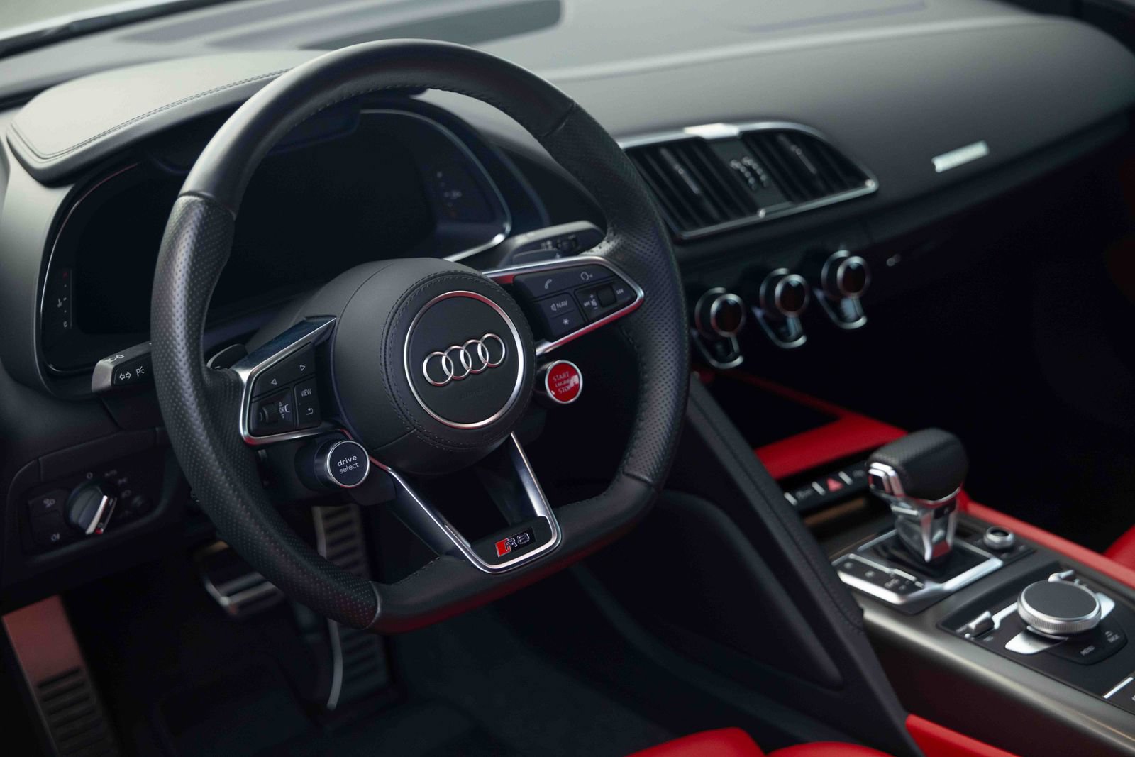Used 2018 Audi R8 V10 RWD image 11