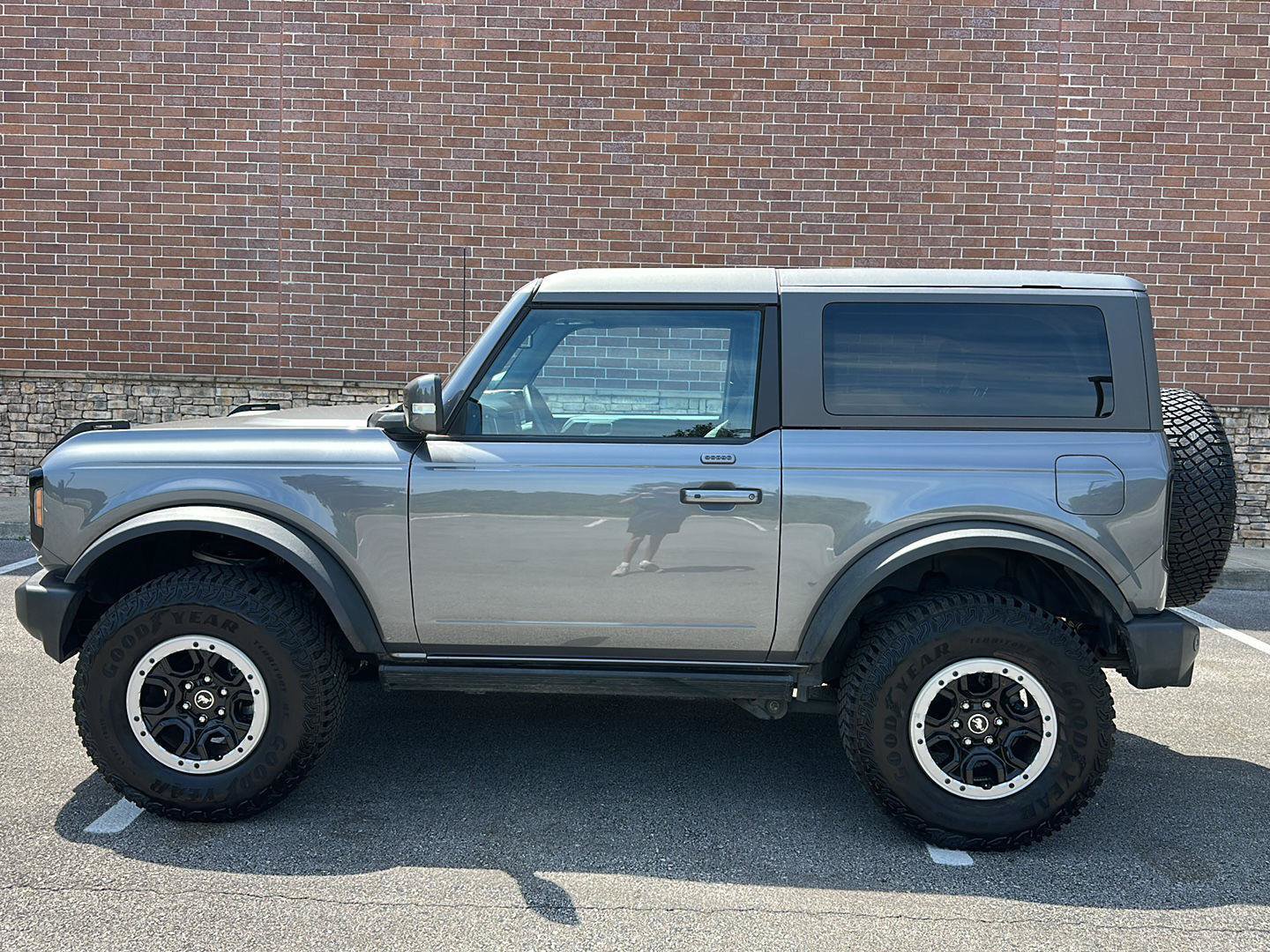 Certified 2023 Ford Bronco Outer Banks w/ Sasquatch Package AWD/4WD image 2
