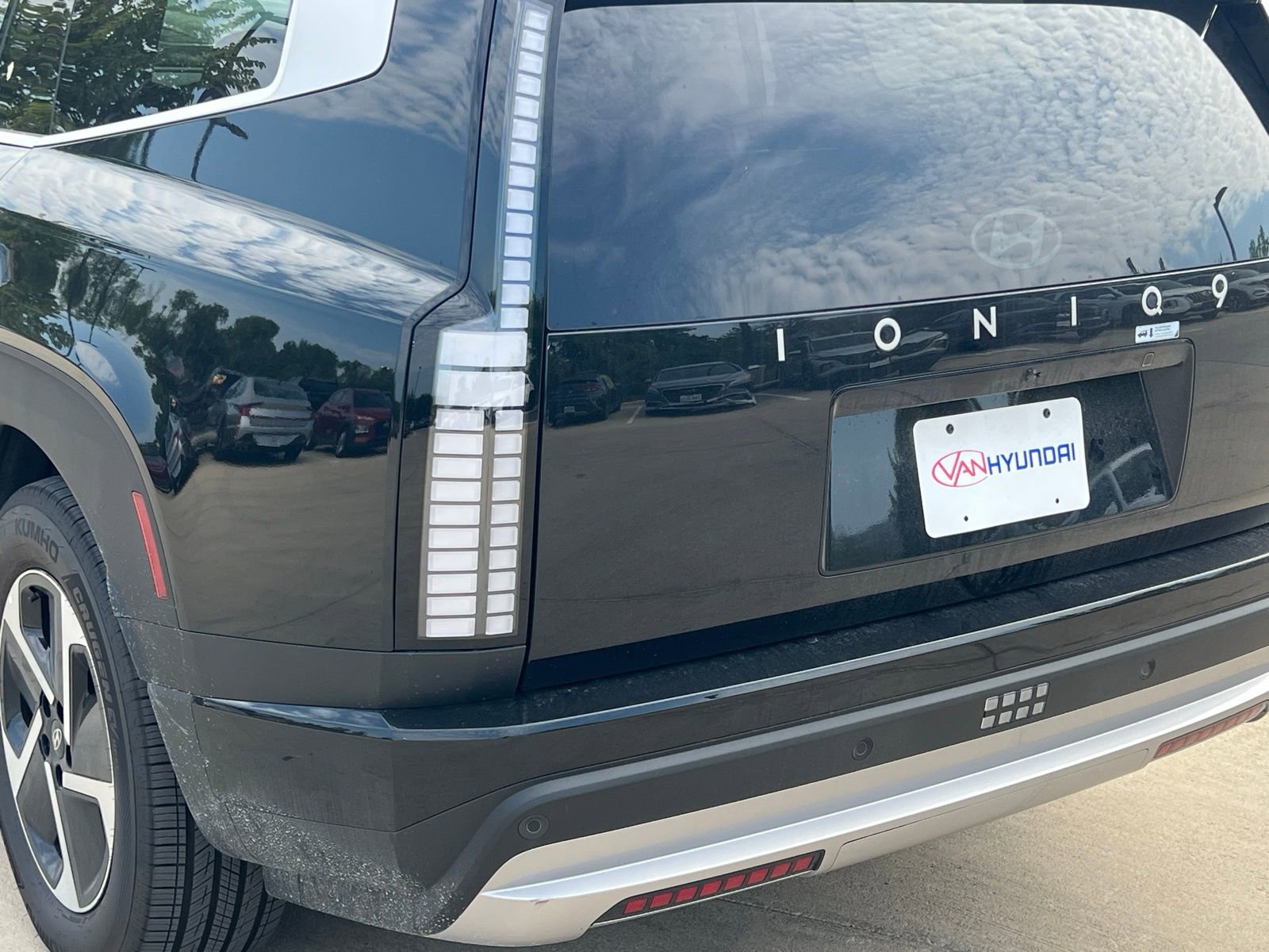 New 2026 Hyundai Ioniq 9 SE image 13