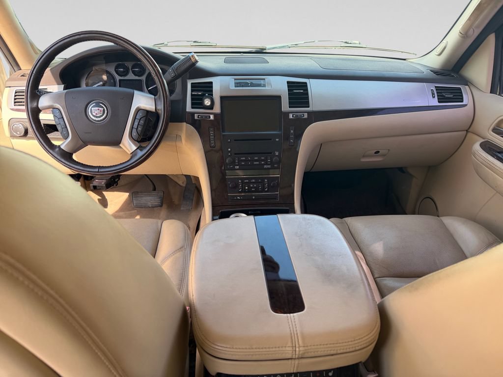 Used 2007 Cadillac Escalade AWD w/ Information Package image 25