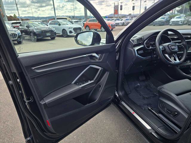 Used 2025 Audi Q3 2.0T Premium w/ Black Optic Sport Package AWD/4WD image 20