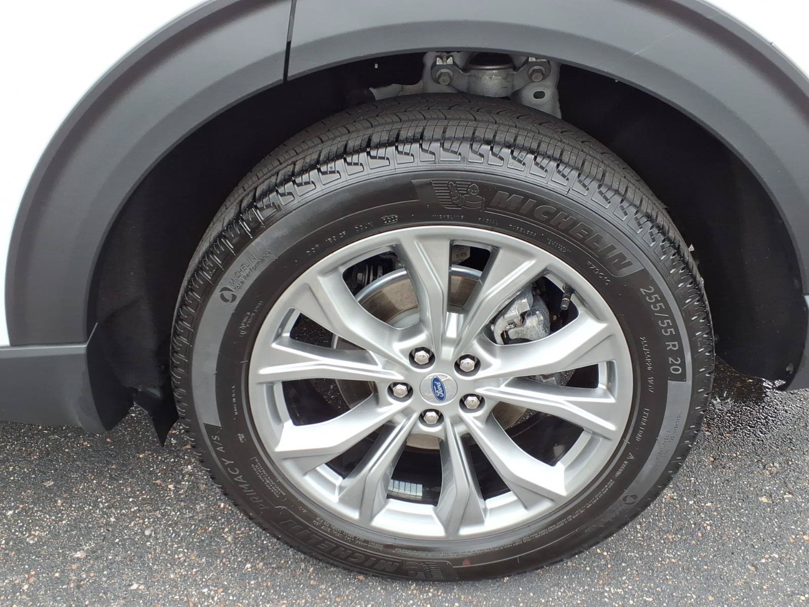 Used 2023 Ford Explorer Limited w/ Limited Technology Package AWD/4WD image 15