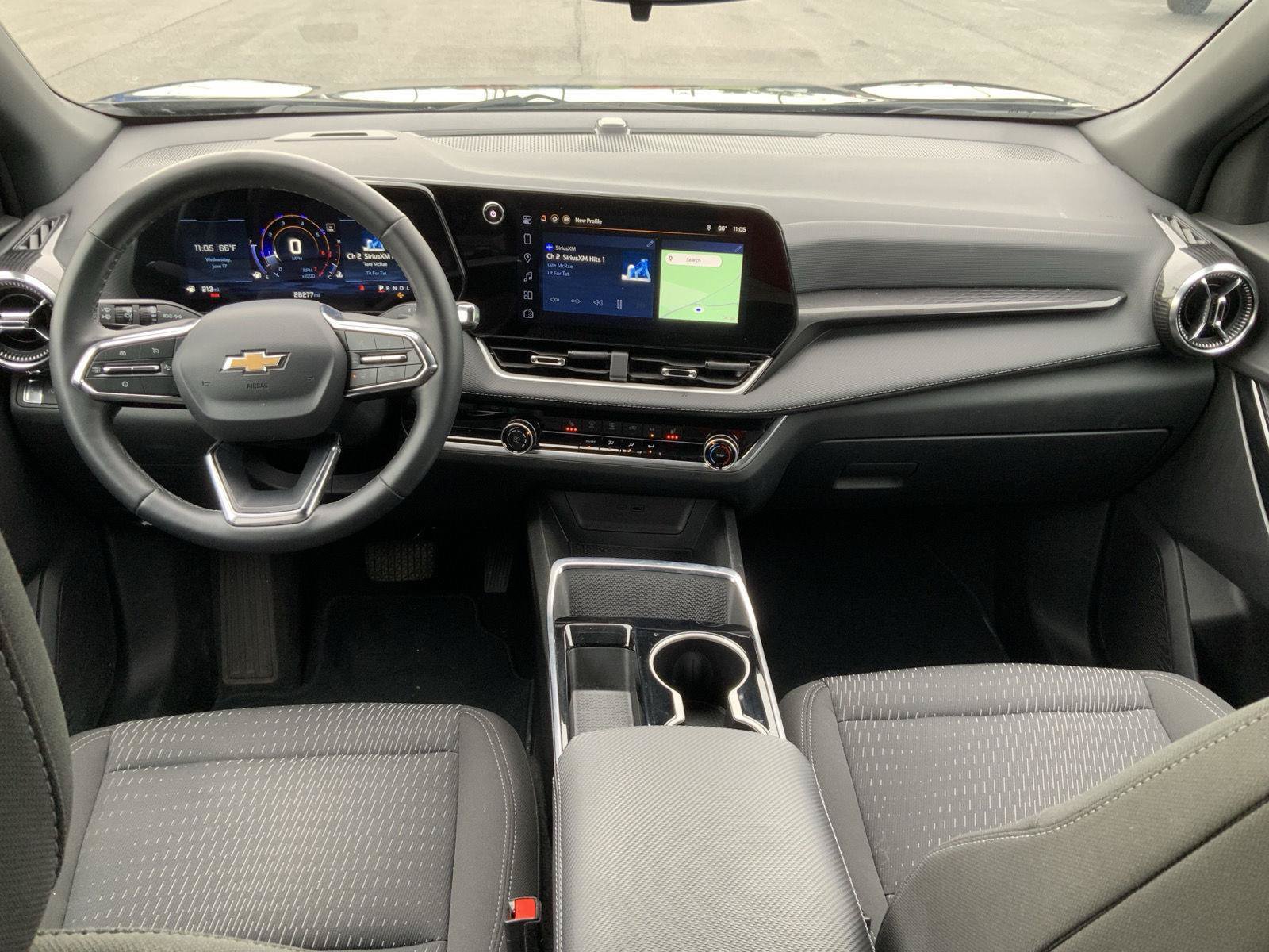 Used 2025 Chevrolet Equinox LT FWD image 47