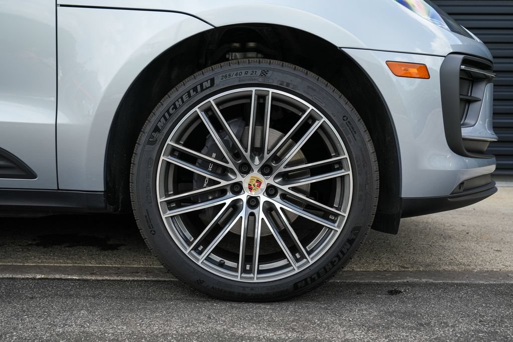 Certified 2026 Porsche Macan AWD/4WD image 38