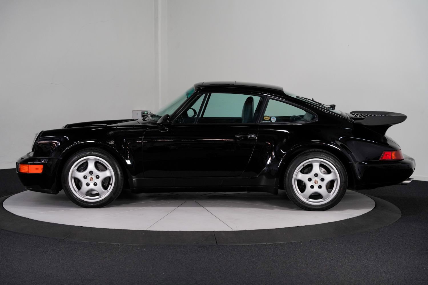 Used 1991 Porsche 911 Turbo image 9