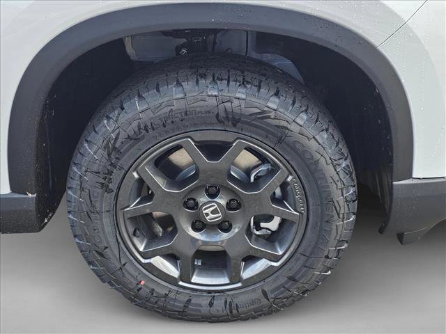 New 2025 Honda Pilot TrailSport image 9