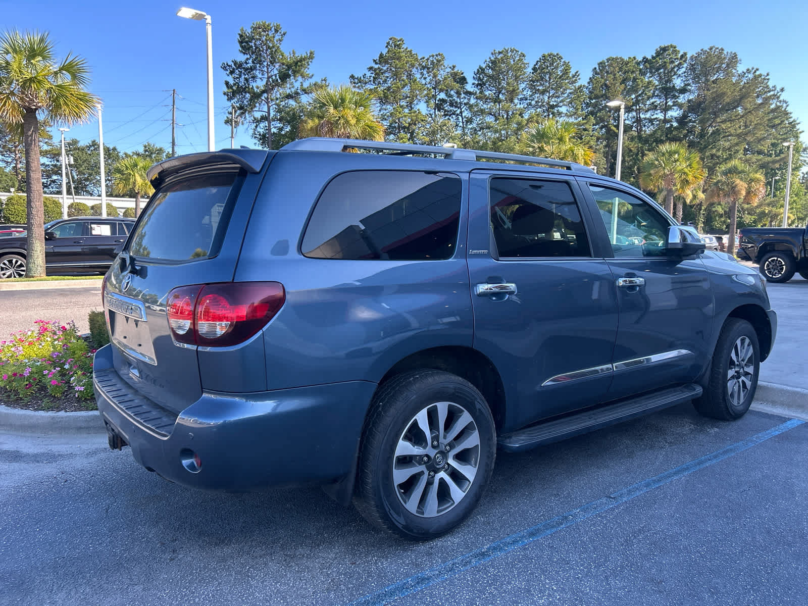 Used 2019 Toyota Sequoia Limited AWD/4WD image 5