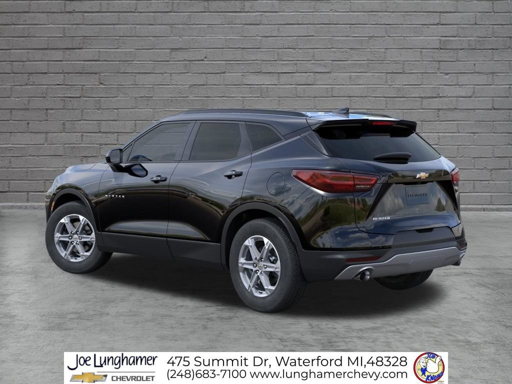 New 2026 Chevrolet Blazer LT w/ Convenience Package FWD image 3