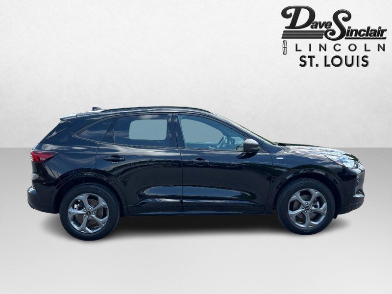 Used 2024 Ford Escape ST-Line w/ Tech Pack #1 AWD/4WD image 2