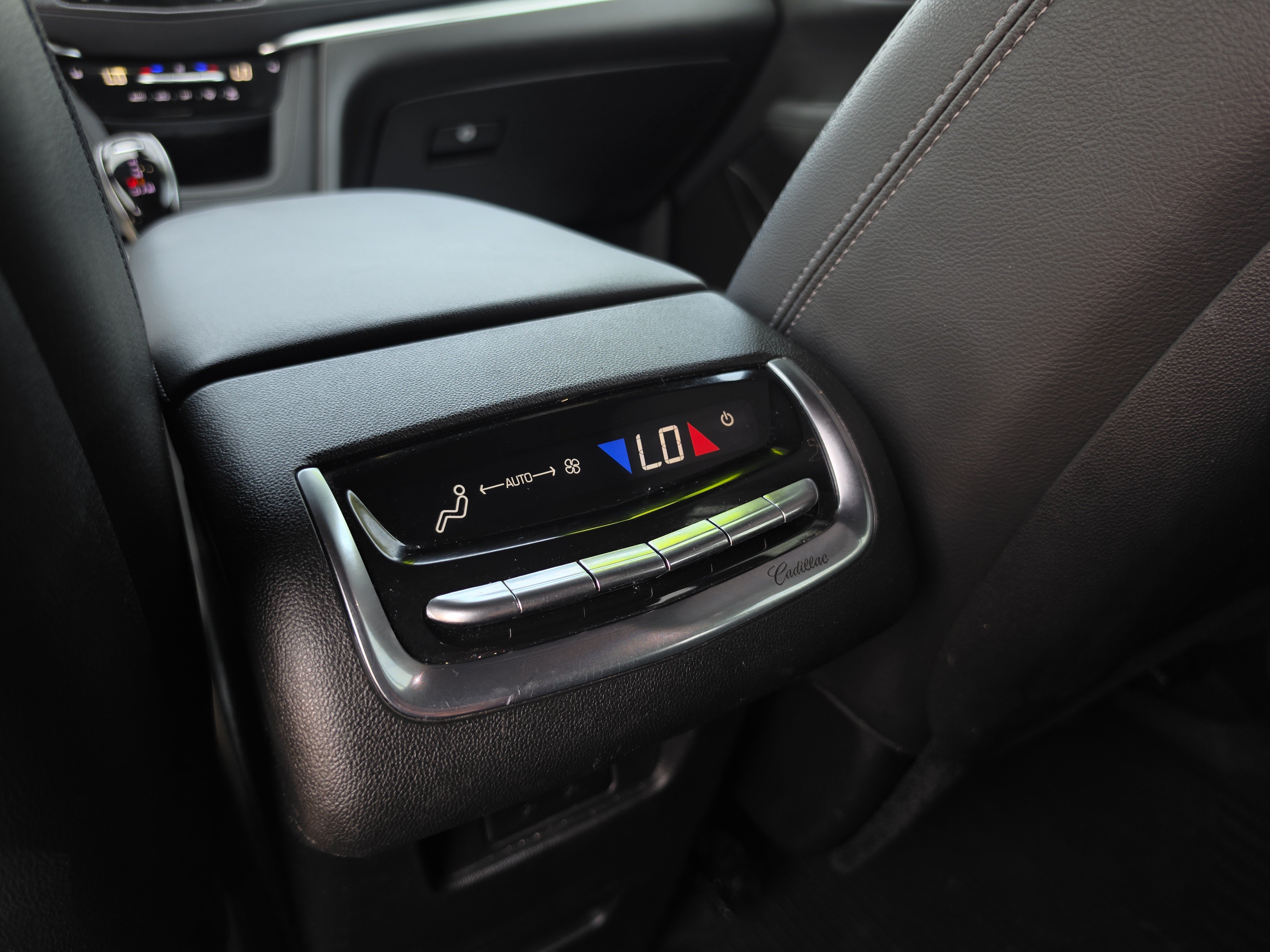 Used 2024 Cadillac XT6 Luxury w/ LPO, Floor Liner Package AWD/4WD image 17