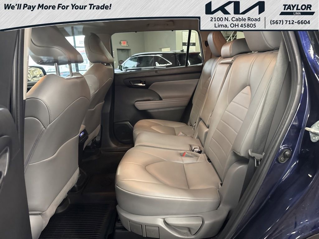 Used 2022 Toyota Highlander XLE image 10