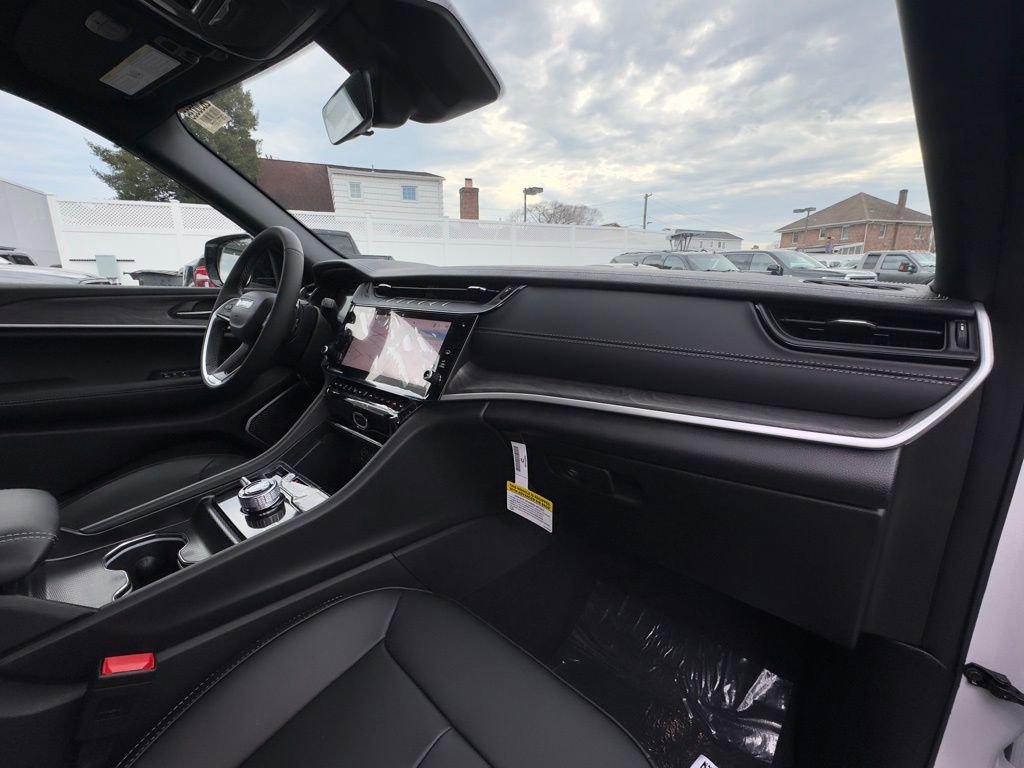New 2026 Jeep Grand Cherokee Limited w/ Limited Altitude Package image 18