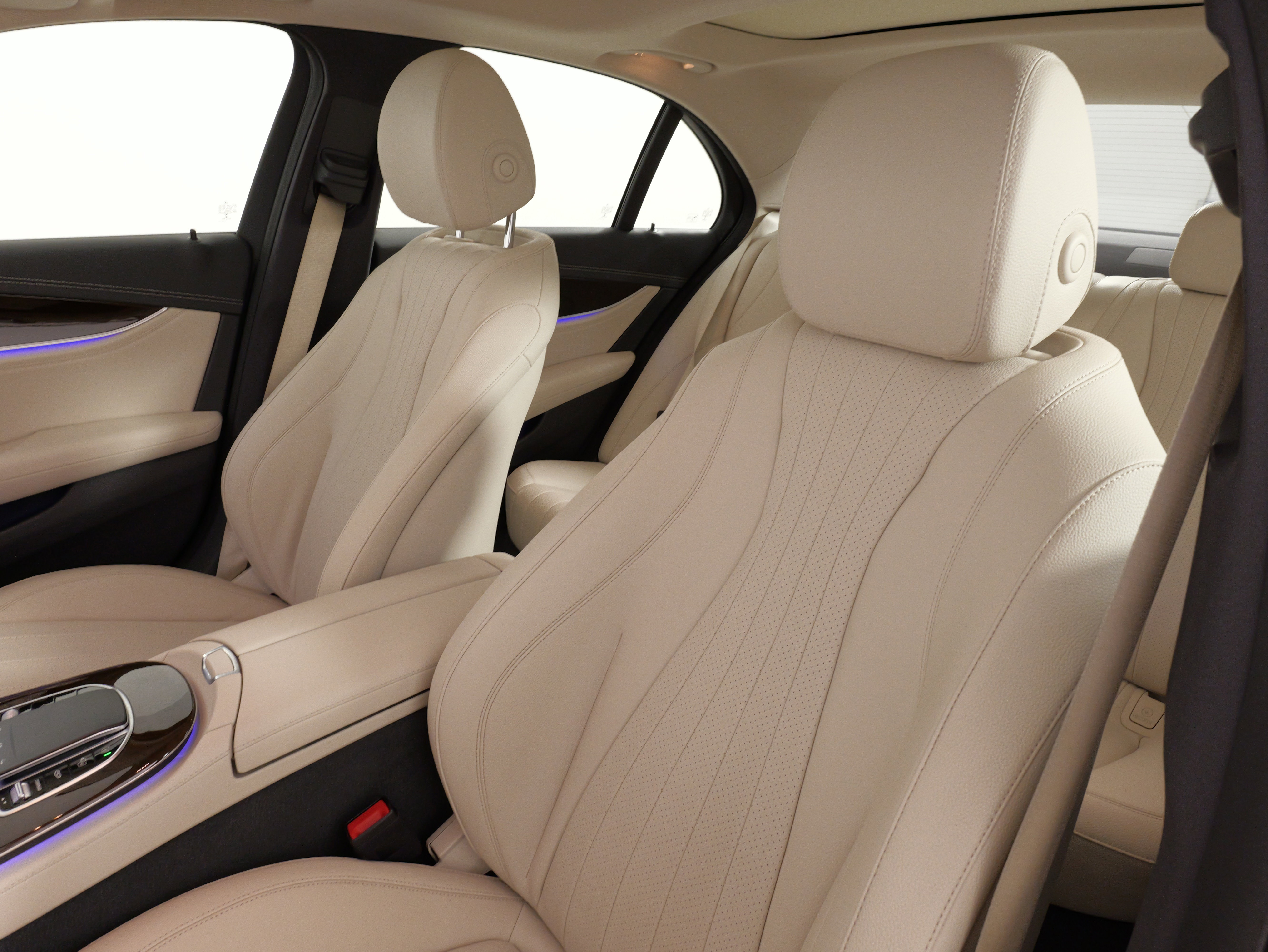 Used 2021 Mercedes-Benz E 350 4MATIC Sedan w/ Premium Package image 32