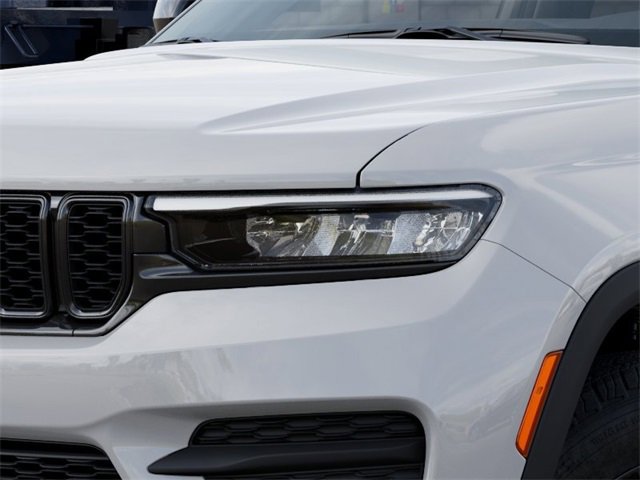 New 2025 Jeep Grand Cherokee Laredo image 10
