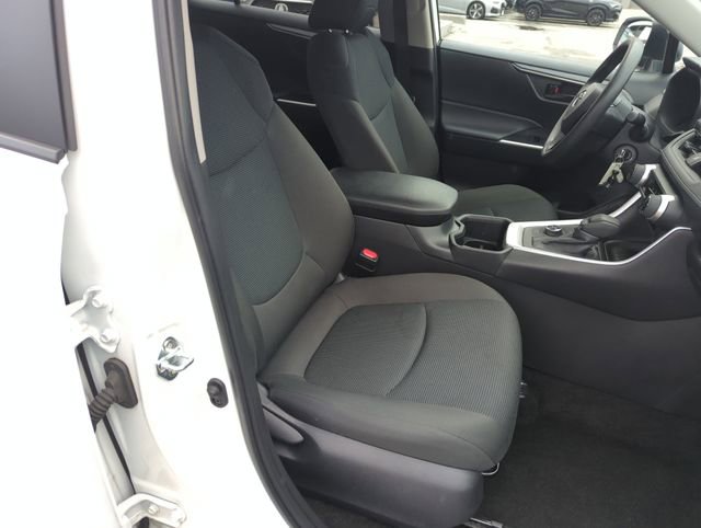 Used 2025 Toyota RAV4 LE AWD/4WD image 34