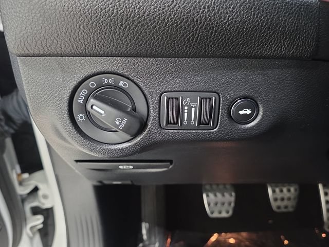Used 2020 Dodge Challenger R/T Scat Pack RWD image 22