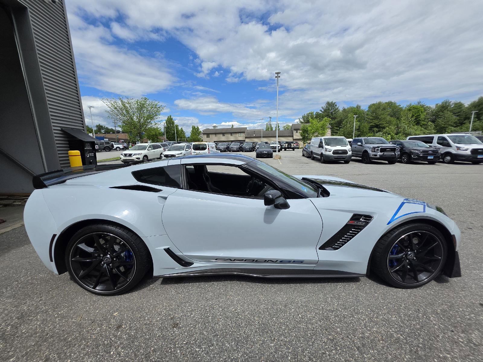 Used 2018 Chevrolet Corvette Z06 w/ Carbon 65 Edition RWD image 2
