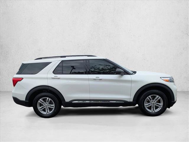 Used 2022 Ford Explorer XLT AWD/4WD image 4