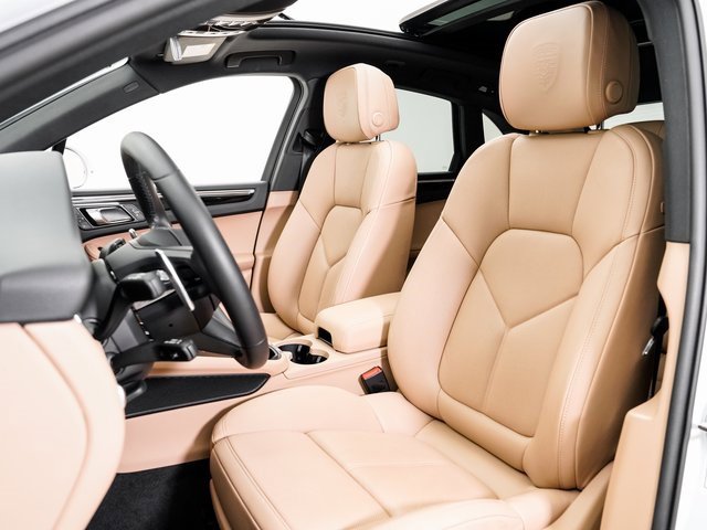 Used 2025 Porsche Macan image 5