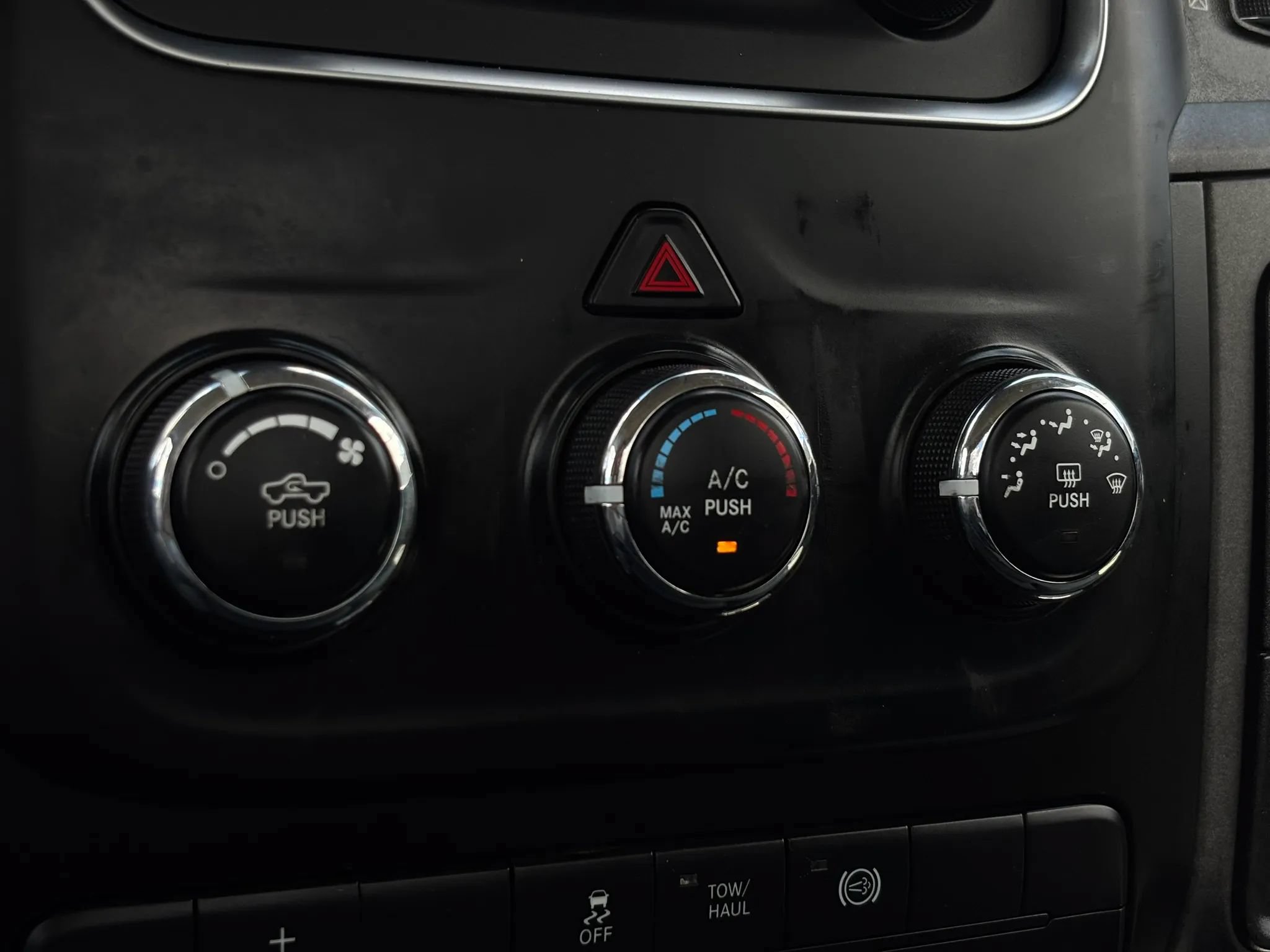 Used 2018 RAM 3500 Tradesman w/ Chrome Appearance Group AWD/4WD image 27