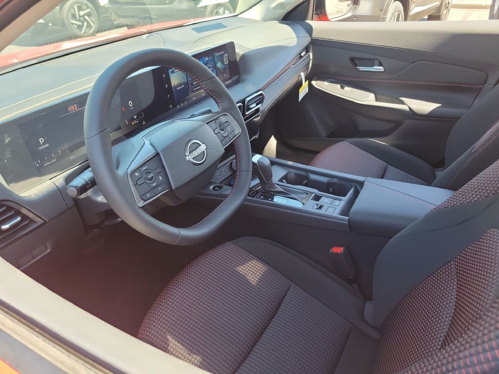 New 2027 Nissan Sentra SR w/ Floor Mat Package FWD image 6