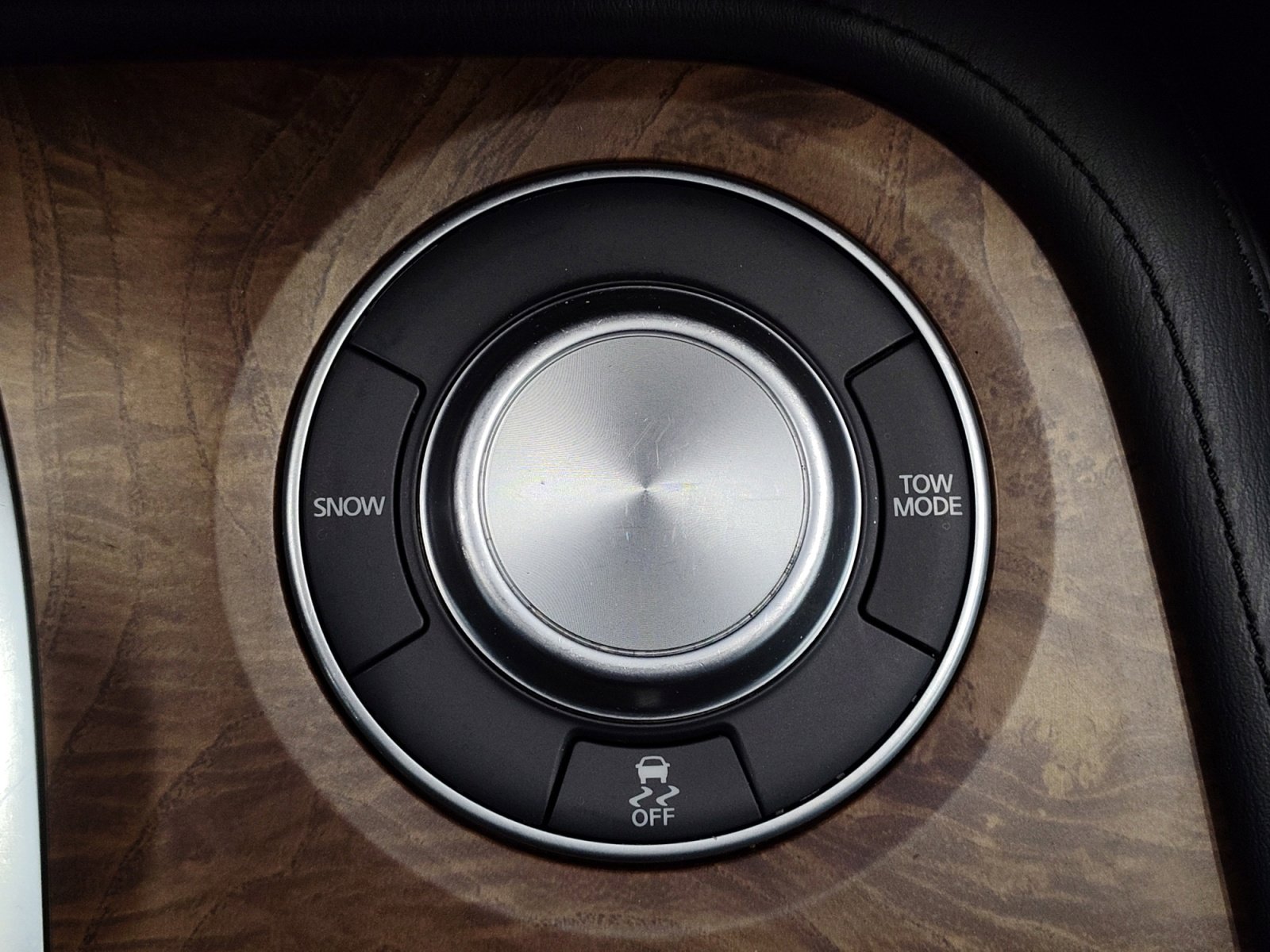 Used 2022 Nissan Armada SL image 39