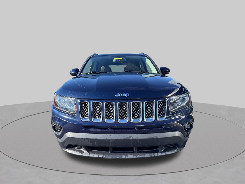 Used 2017 Jeep Compass Latitude FWD image 2