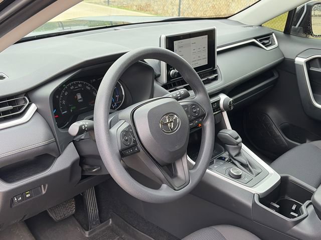 Used 2025 Toyota RAV4 LE AWD/4WD image 16