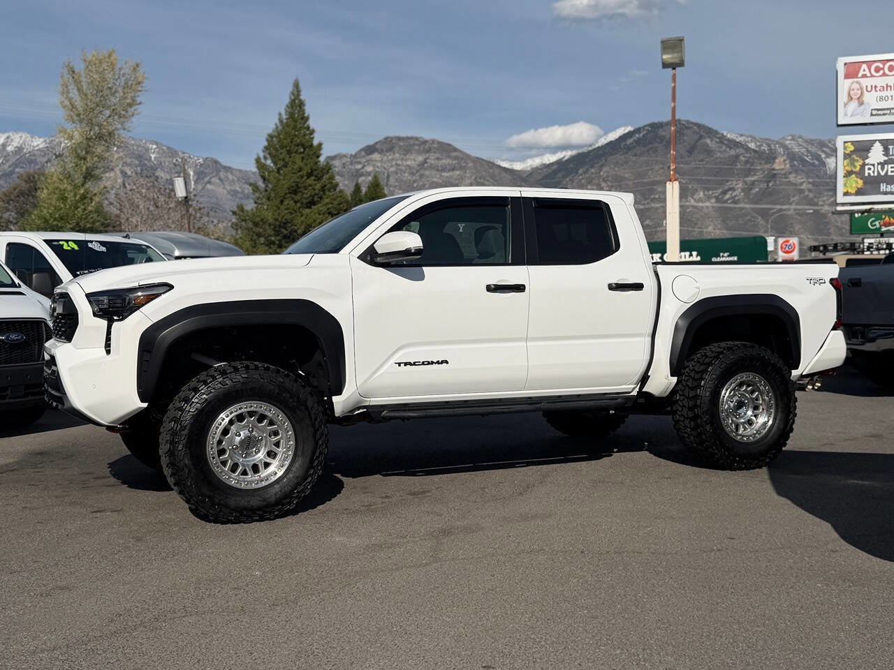 Used 2024 Toyota Tacoma TRD Off-Road w/ TRD Off Road Upgrade Package image 87