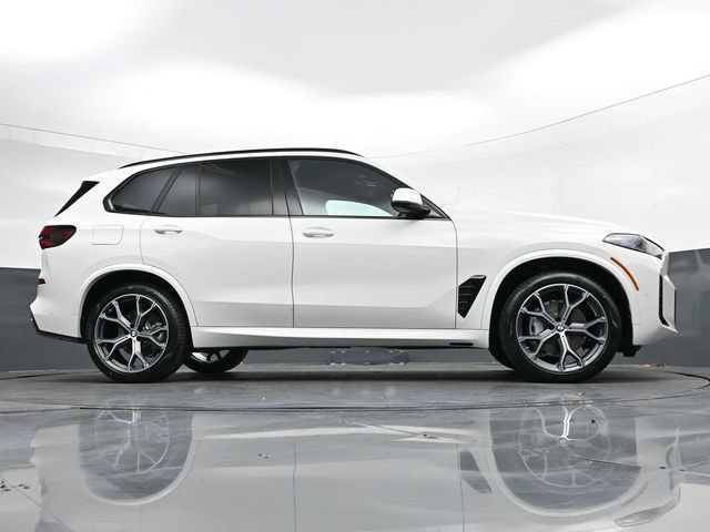 Used 2026 BMW X5 xDrive40i w/ M Sport Package AWD/4WD image 29