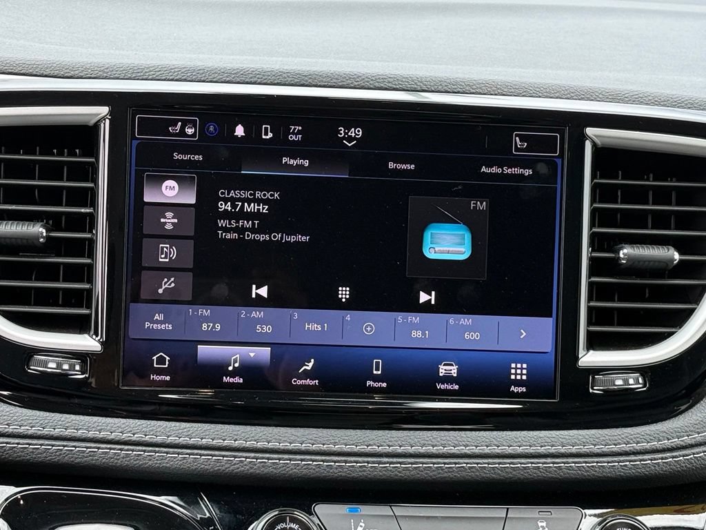 Used 2022 Chrysler Pacifica Touring-L FWD image 17