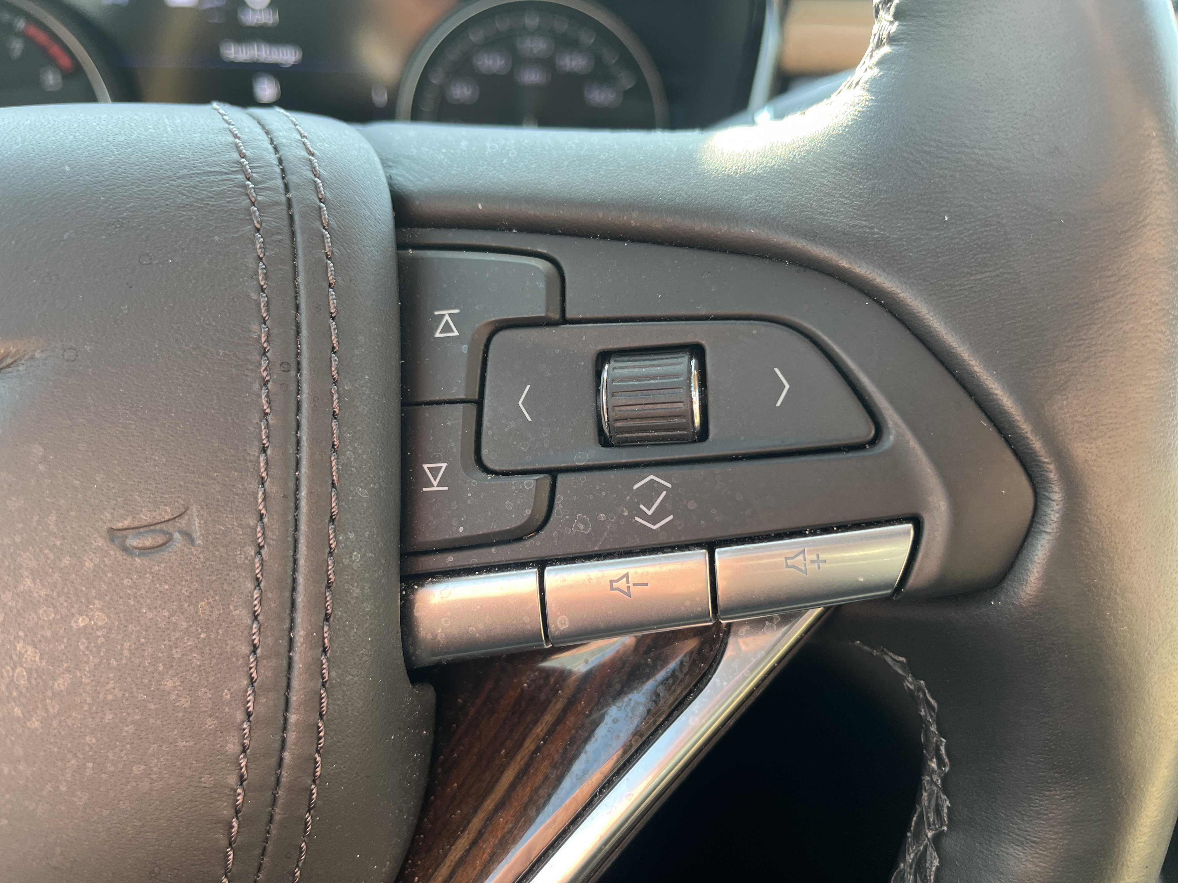 Used 2024 Cadillac XT6 Premium Luxury w/ Platinum Package image 27