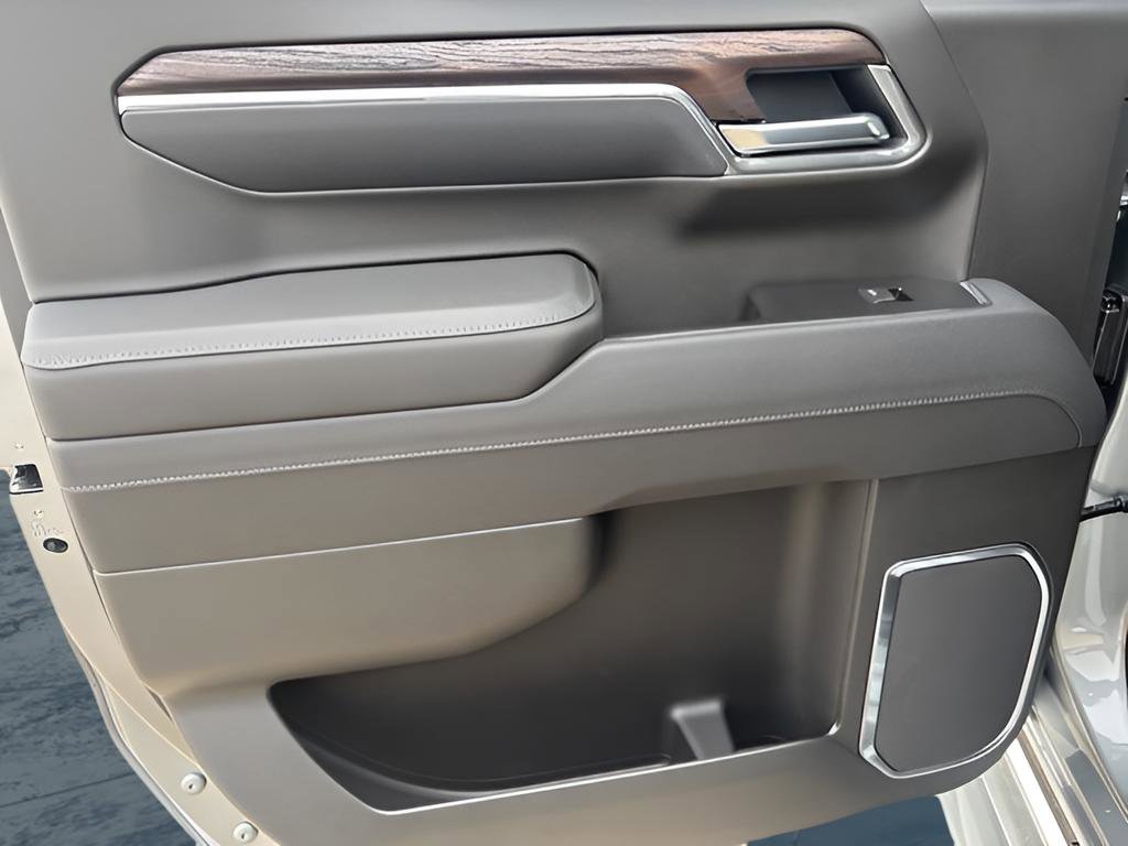 New 2026 GMC Sierra 1500 SLT image 10